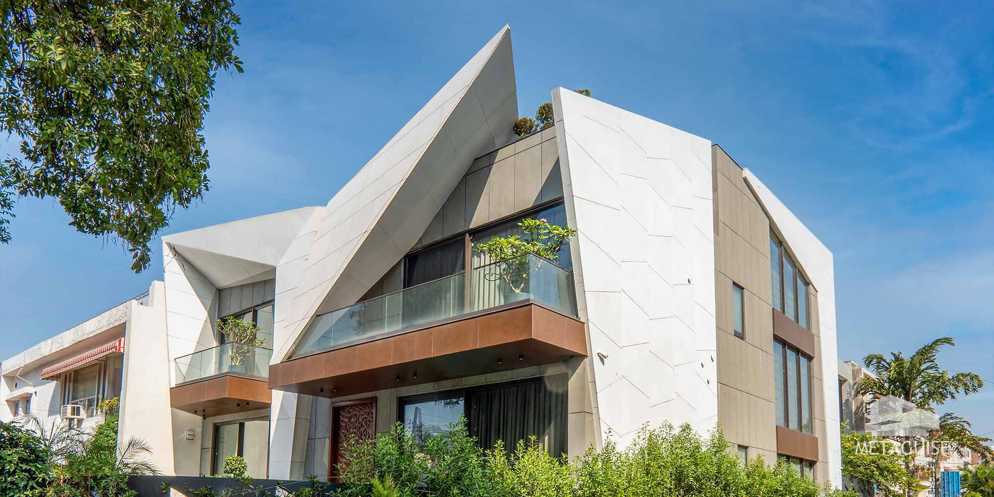 Luxury home facade ideas Noida 2026 – premium metal cladding on high-end residential elevation Metaguise